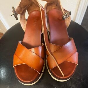 Women's Tan Sandals